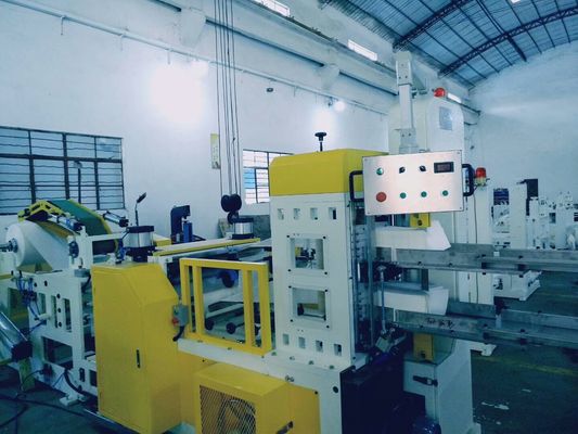 여덟은 5.5KW PLC 자동 냅킨 성형기를 폴딩시킵니다